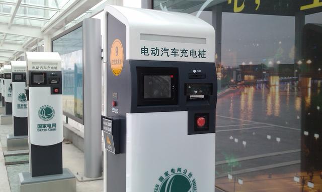 电动车摇号大军涌入：北京充电设施遭遇空前考验
